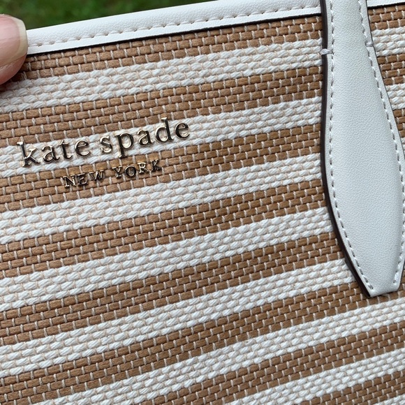 Authentic KATE SPADE Leather/stripe thick canvas zip top closure tote with charm - Picture 10 of 12